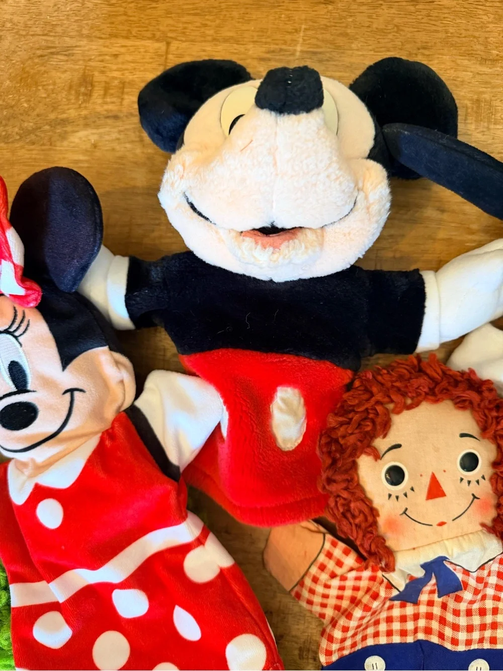 huge bundle of over 25 hand puppets vintage Disney crochet and so much more